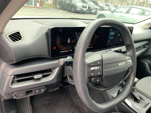 Used 2025 Kia K4 FWD image 34