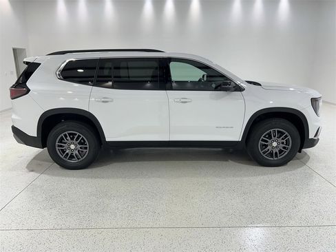 Used 2025 GMC Acadia Elevation image 5
