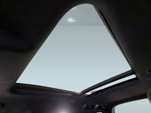 Used 2026 Land Rover Defender 110 S image 13