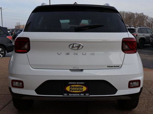 New 2026 Hyundai Venue SEL image 5