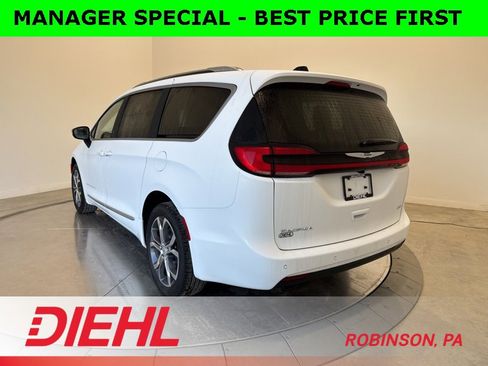 New 2026 Chrysler Pacifica Pinnacle image 5
