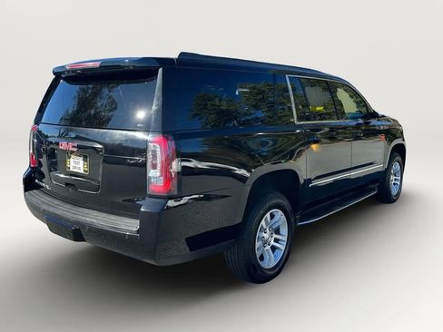 Used 2017 GMC Yukon XL SLT w/ Premium Edition image 17