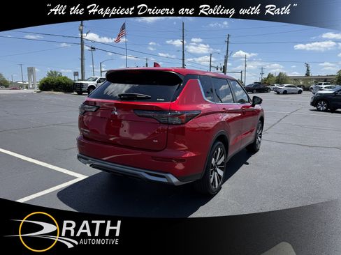 New 2025 Mitsubishi Outlander SE image 9