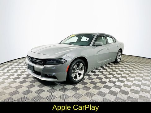 Used 2017 Dodge Charger SXT image 5