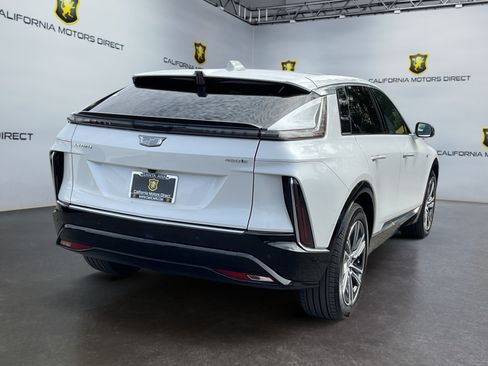 Used 2024 Cadillac Lyriq Luxury RWD image 5