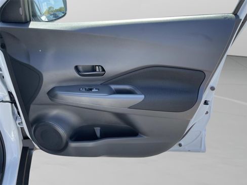 New 2025 Nissan Kicks Play S image 27