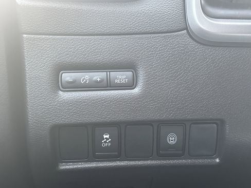 Used 2020 Nissan Murano SV image 25