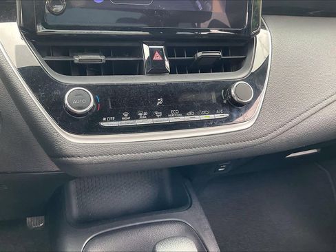 Used 2024 Toyota Corolla SE FWD image 32