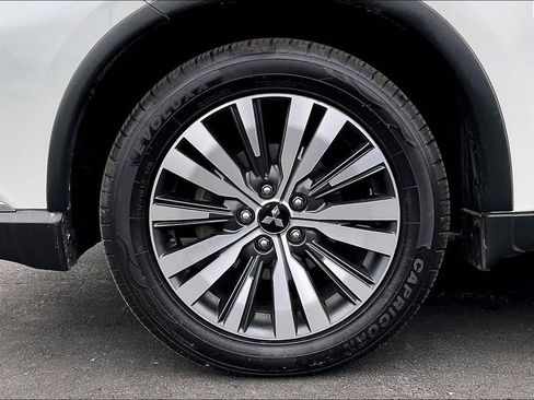 Used 2019 Mitsubishi Outlander ES image 10