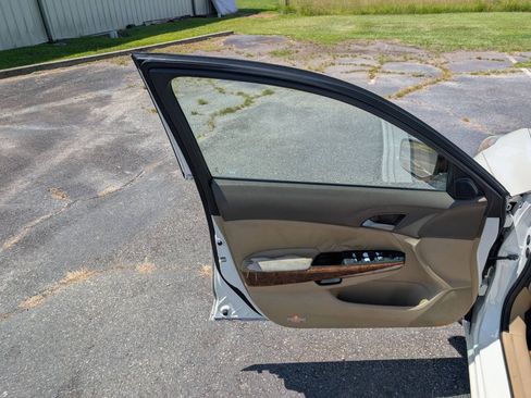 Used 2010 Honda Accord EX-L image 29