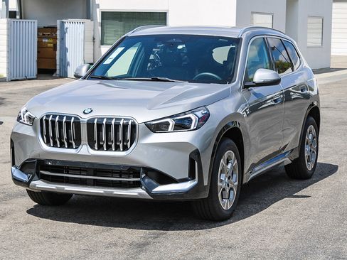New 2026 BMW X1 xDrive28i AWD/4WD image 3