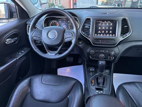 Used 2020 Jeep Cherokee Trailhawk w/ Cold Weather Group image 10