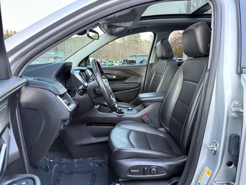 Used 2022 GMC Terrain SLT w/ Tech Package image 12