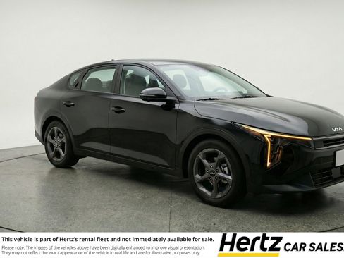 Used 2025 Kia K4 LXS image 1