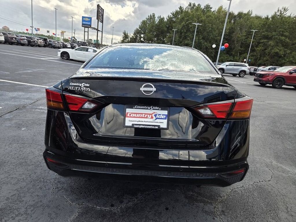 Used 2024 Nissan Altima 2.5 S FWD image 4