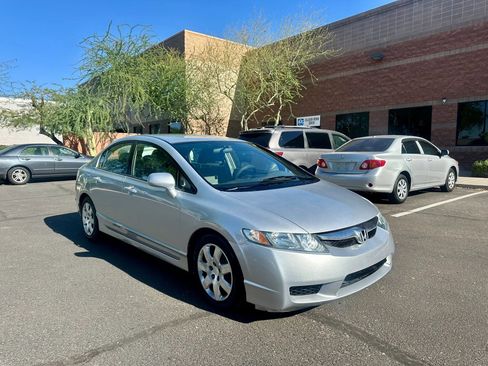 Used 2010 Honda Civic LX image 3