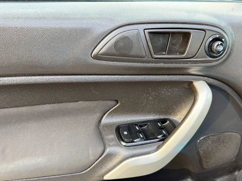 Used 2013 Ford Fiesta SE image 13