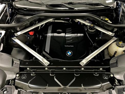 Used 2022 BMW X7 xDrive40i w/ M Sport Package AWD/4WD image 37