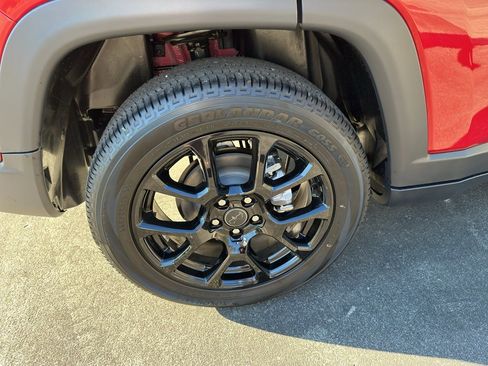 New 2026 Jeep Compass Latitude image 9