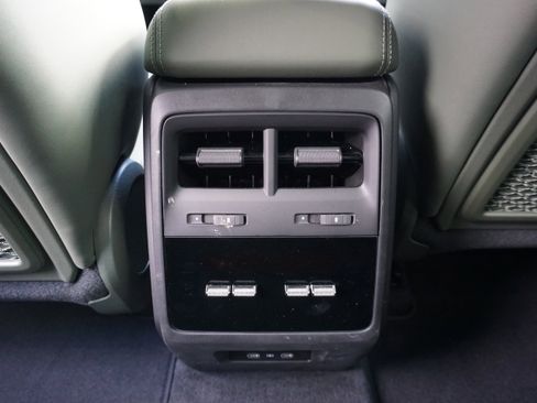 Used 2023 Porsche Macan AWD/4WD image 20