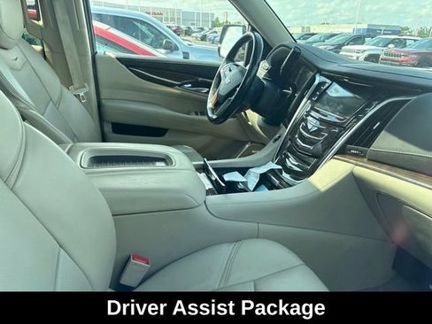 Used 2020 Cadillac Escalade Premium Luxury w/ LPO, Radiant Package AWD/4WD image 7