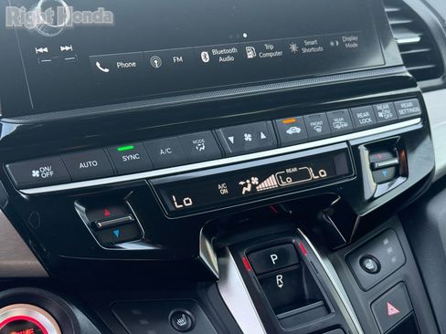 Certified 2025 Honda Odyssey EX-L image 22