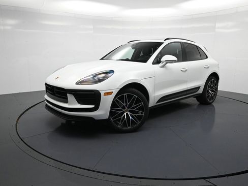 Used 2026 Porsche Macan image 1