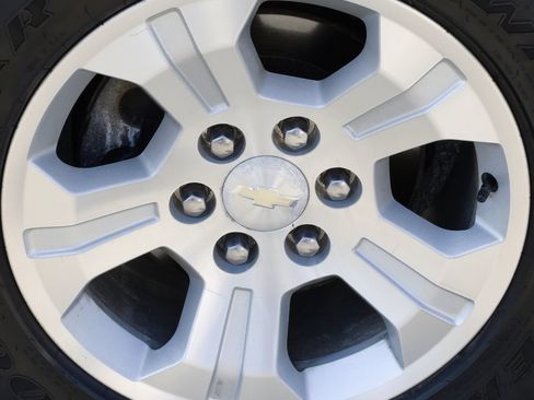 Used 2018 Chevrolet Silverado 1500 LT w/ All Star Edition AWD/4WD image 36
