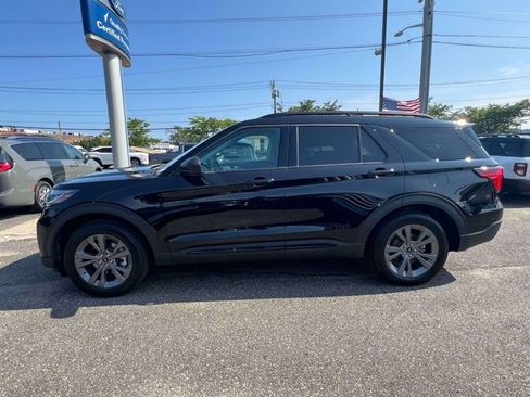 Used 2026 Ford Explorer Active w/ Active Comfort Package AWD/4WD image 9