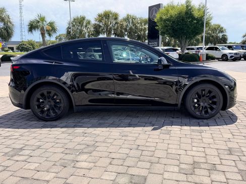 Used 2021 Tesla Model Y 2WD image 8