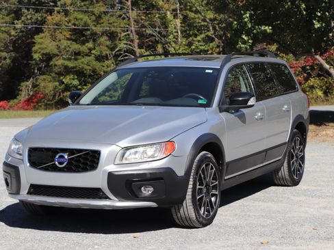 Used 2016 Volvo XC70 T5 Platinum w/ Climate Package image 37
