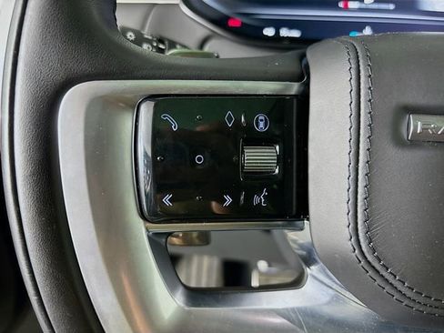 New 2025 Land Rover Range Rover Long Wheelbase SE AWD/4WD image 10