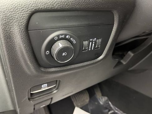 Used 2023 Jeep Grand Cherokee L Limited AWD/4WD image 32
