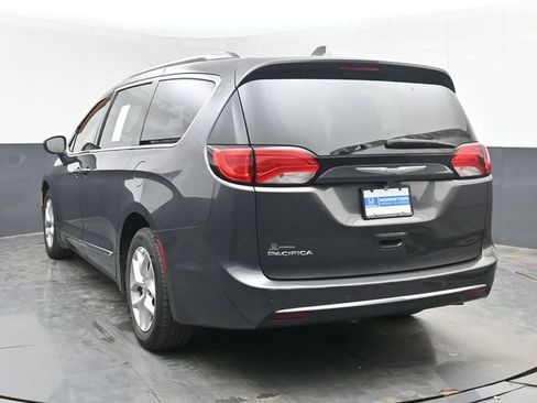 Used 2017 Chrysler Pacifica Touring-L Plus w/ Tire & Wheel Group FWD image 7