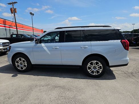 New 2026 Ford Expedition Active RWD image 7
