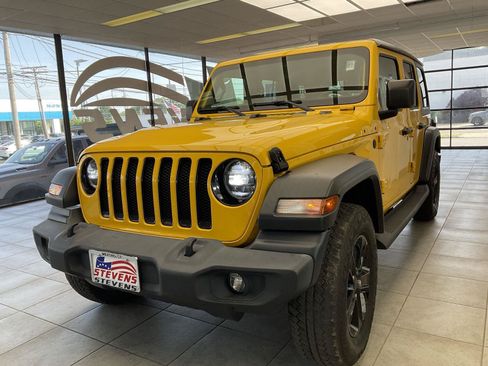 Used 2021 Jeep Wrangler Unlimited Sport AWD/4WD image 3