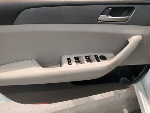 Used 2018 Hyundai Sonata SE FWD image 11