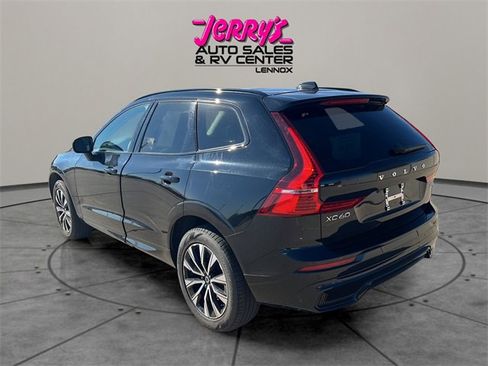 Used 2025 Volvo XC60 B5 Plus image 13