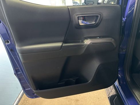 Used 2023 Toyota Tacoma TRD Sport image 29