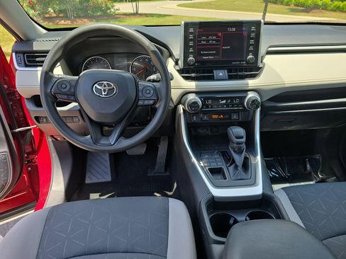 Used 2019 Toyota RAV4 XLE w/ Convenience Package AWD/4WD image 18