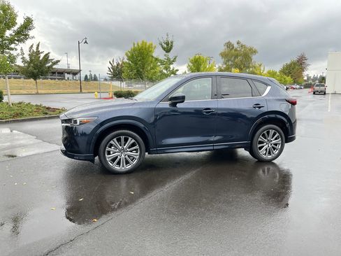 Used 2025 MAZDA CX-5 Signature image 2