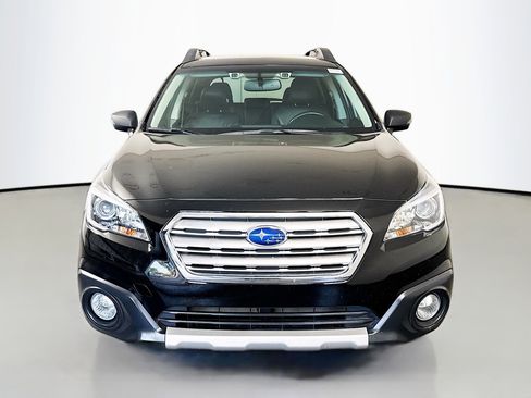 Used 2016 Subaru Outback 3.6R Limited image 2