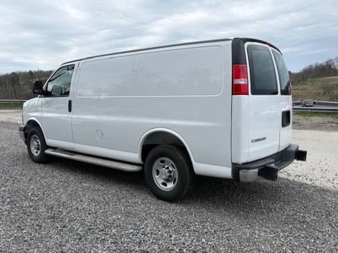 Used 2025 Chevrolet Express 2500 w/ Driver Convenience Package RWD image 4
