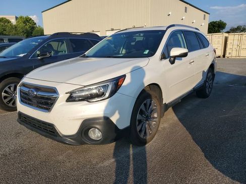 Used 2018 Subaru Outback 3.6R Touring AWD/4WD image 3