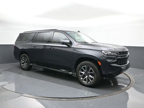 Used 2022 Chevrolet Suburban Z71 w/ Luxury Package image 7