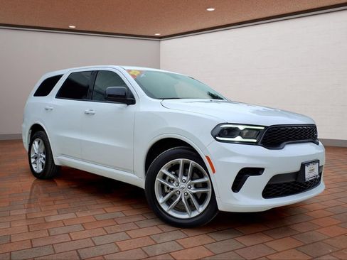 Used 2025 Dodge Durango GT AWD/4WD image 3
