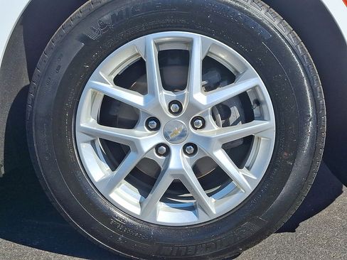 Certified 2024 Chevrolet Equinox LT FWD image 27