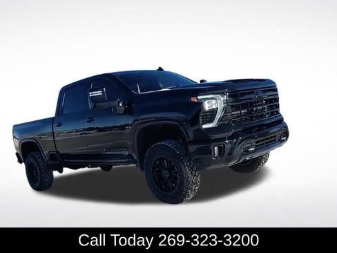 Used 2024 Chevrolet Silverado 2500 High Country w/ Technology Package image 8