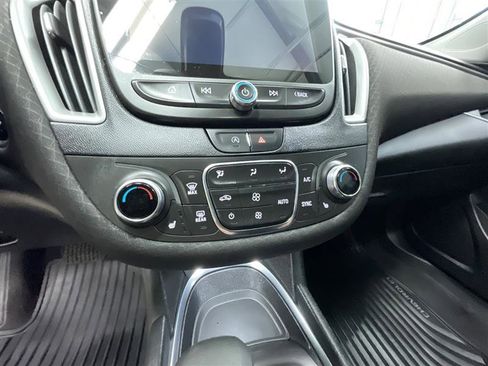 Used 2022 Chevrolet Malibu LT FWD image 16