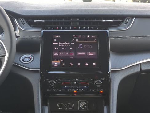 New 2025 Jeep Grand Cherokee L Laredo w/ Luxury Tech Group I image 16